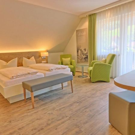 Hotel Garni Bergblick บิเบอร์อาคไบออฟเฟนบวร์ก ภายนอก รูปภาพ