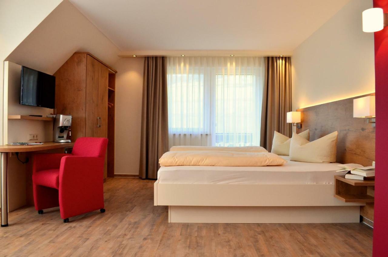 Hotel Garni Bergblick บิเบอร์อาคไบออฟเฟนบวร์ก ภายนอก รูปภาพ